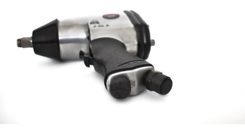 777327-MLU70671449252_072023